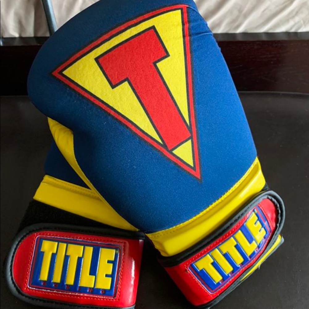 Title “Hero” gloves